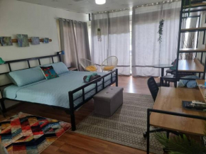 Cool Loft with King Bed Hot Tub 10 mins David 20 mins to Boquete